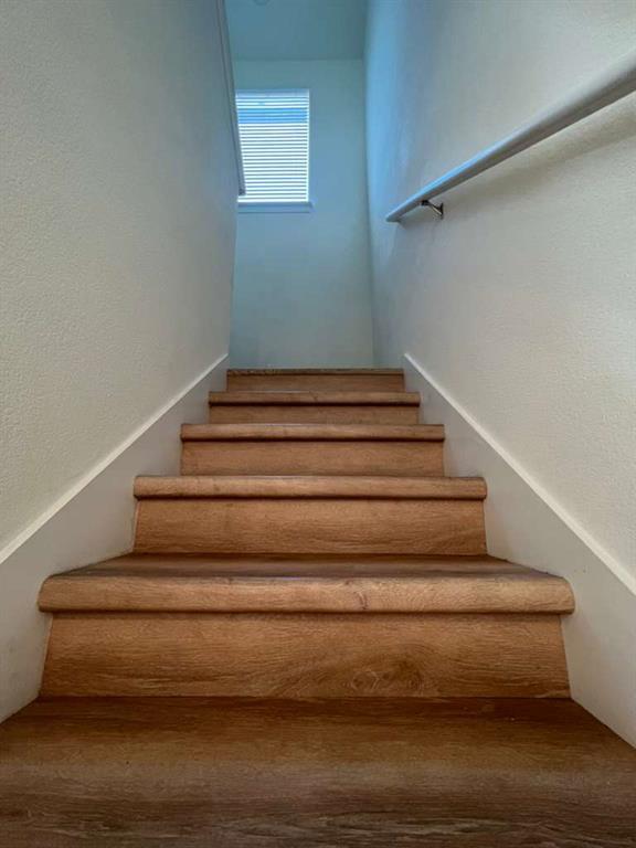 Building Photo - 2013 Ebony Dove St