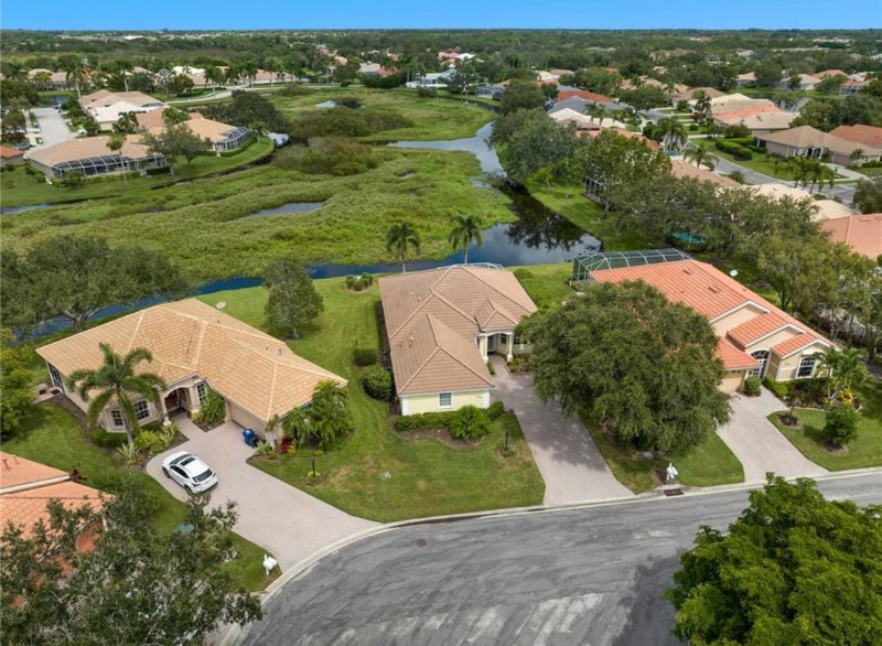 Building Photo - 7243 Brambury Ct