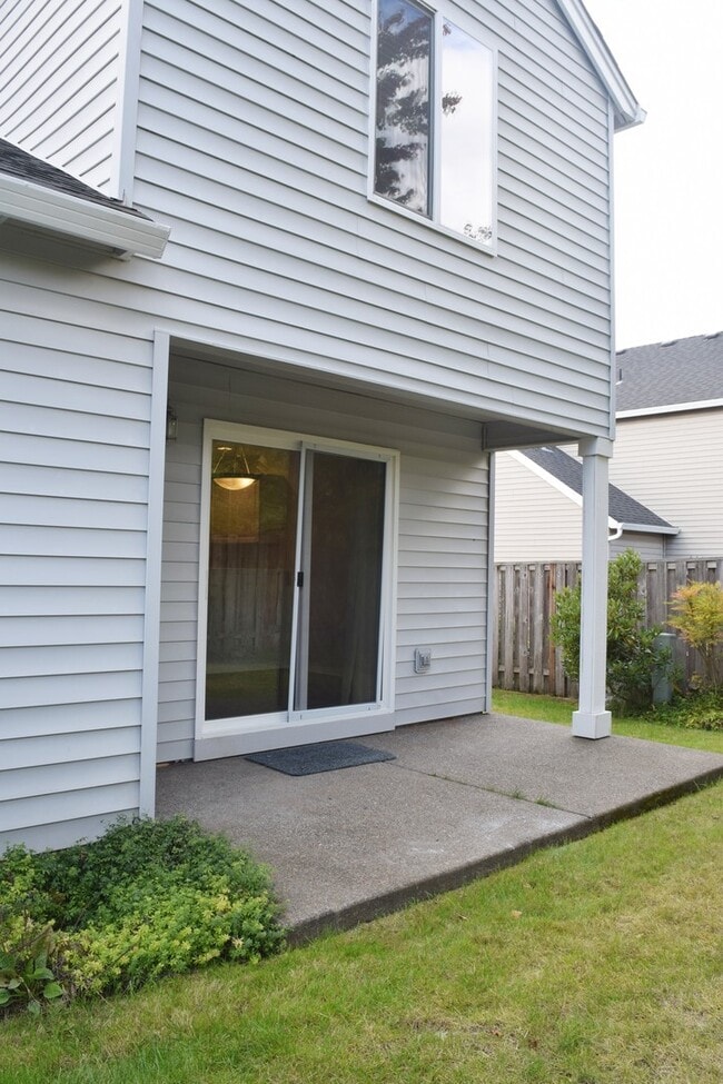 Building Photo - Beautiful, 3 Bed 1.5 Bath Home In Willamet...