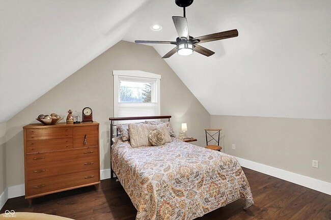 Building Photo - 140 N Main St