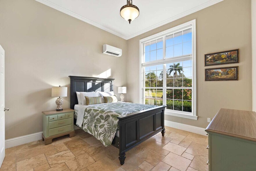 Building Photo - 2225 23rd St SW