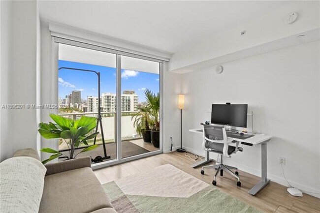 Building Photo - 4250 Biscayne Blvd