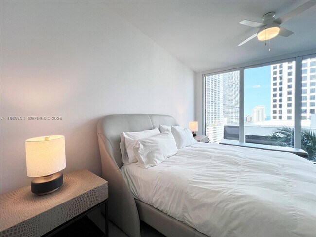 Building Photo - 68 SE 6th St