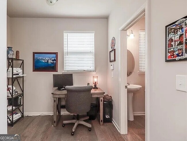 Building Photo - 2344 Attewood Dr