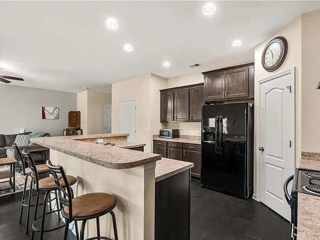 Building Photo - Beautiful 4BR/3BA Home in the Desirable Po...