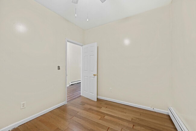 Building Photo - 44 Court House Pl