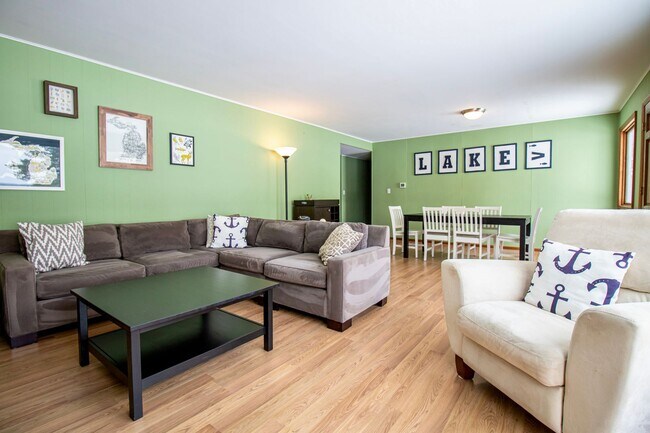 Building Photo - Charming Lakefront Home on Lake Skegemog – Off-Season Rental