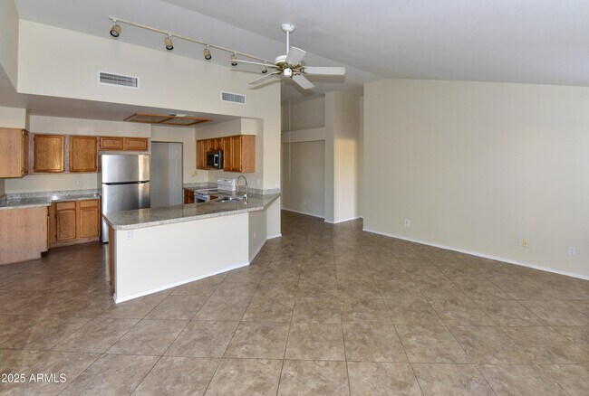 Building Photo - 1360 N Brentwood Pl