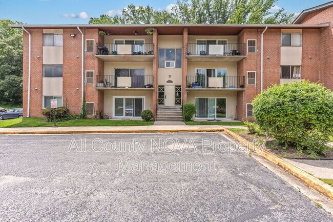 Primary Photo - 2303 Olson St