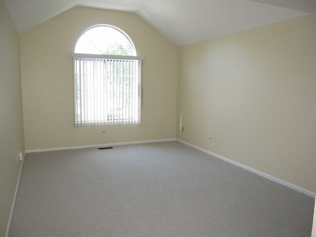 Building Photo - AVAILABE NOW