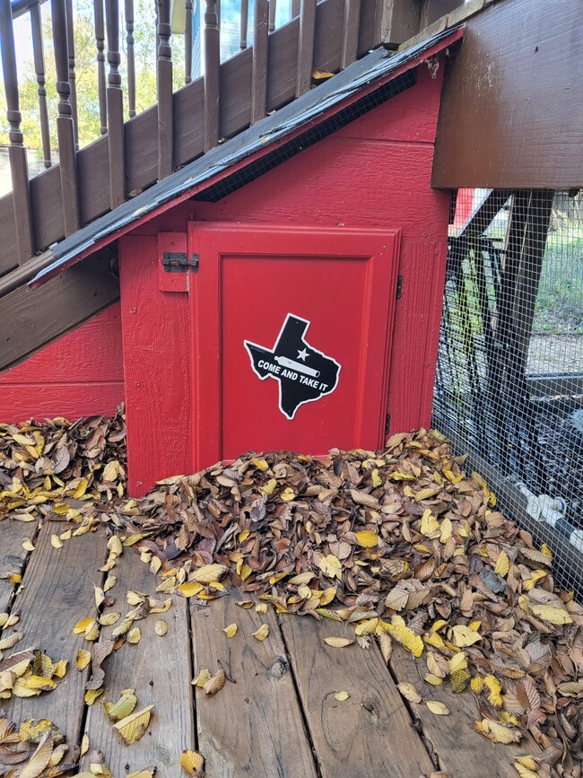 Building Photo - 4608 Gonzales St