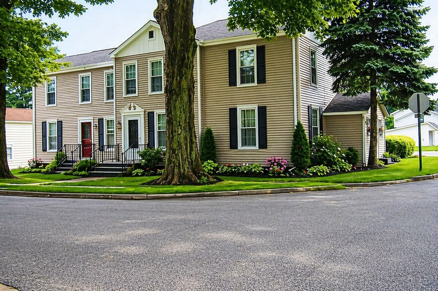 Building Photo - 530 Cherry St