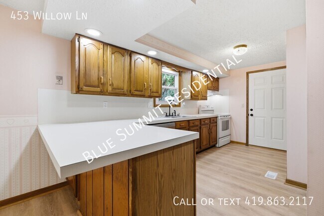 Building Photo - 453 Willow Ln