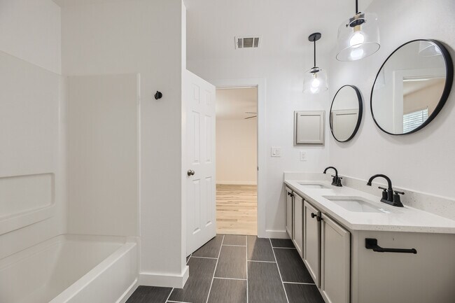 Building Photo - 1721 Poppy Seed Ln