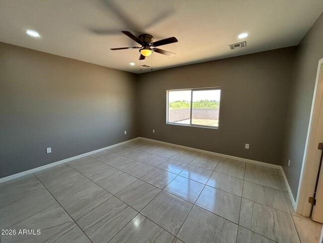 Building Photo - 2742 N Washington Ave