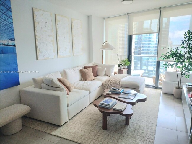 Primary Photo - 1300 S Miami Ave