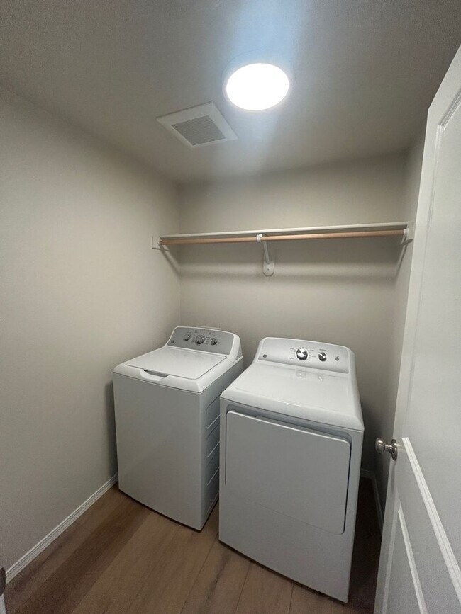 Building Photo - New Construction 3 bedroom 2 bath home for rent in The Hollice Woods!