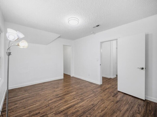 Building Photo - Stunning Updated Home in North Spokane | Bright Interiors, Modern Kitchen & Private Patio