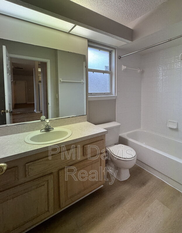 Building Photo - 9092 Camshire Dr