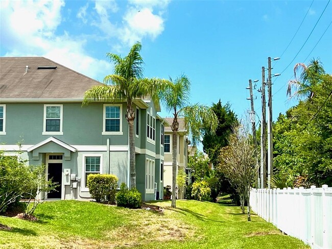 Building Photo - 8427 Blue Rock Dr
