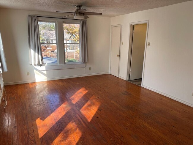 Building Photo - 1809 W 38th St