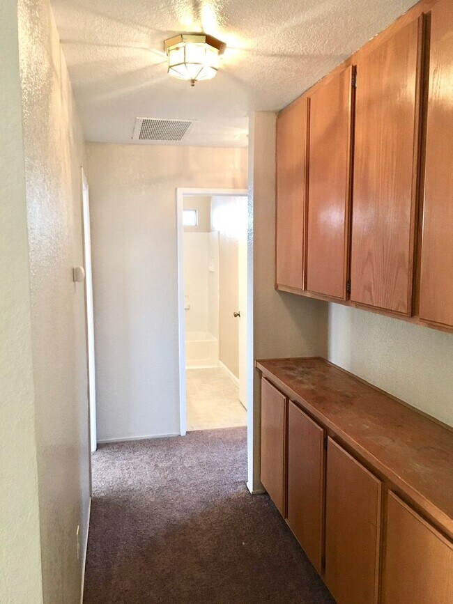 Building Photo - Large 3 Bedroom 2.5 Bath House w/ Garage in Vallejo -- COMING SOON !!!