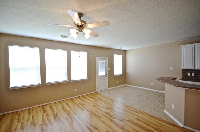 Building Photo - 5614 Redgrove Ln
