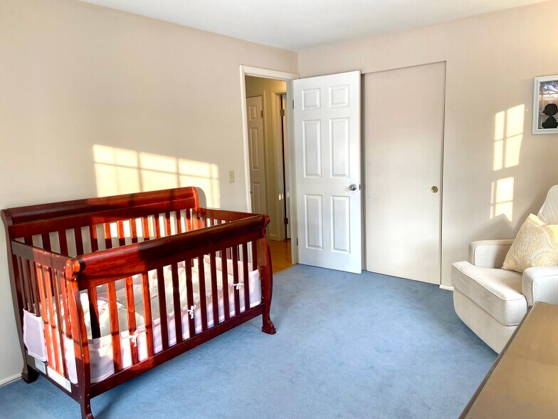 Building Photo - 8 Buchanan Rd