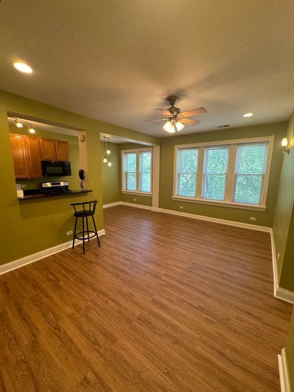 Building Photo - 6812 N Wayne Ave