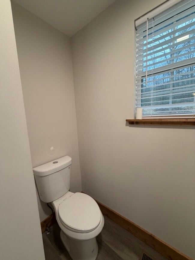 Building Photo - Walland 37886 - Fully remodeled 3 bedroom, 2 bath home - Contact Ed Johnson (865) 924-5045