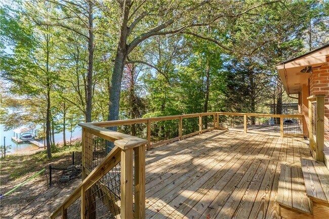 Building Photo - 5580 Williams Shores Dr