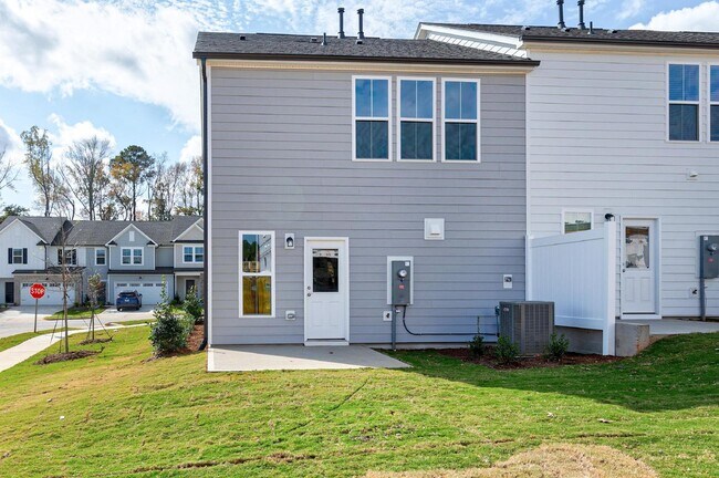 Building Photo - 580 Glen Clova Dr