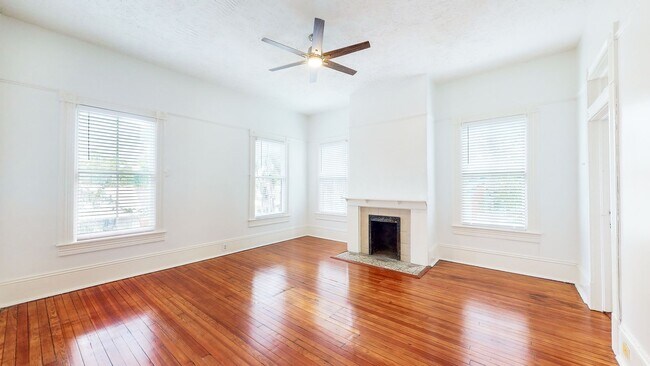 Building Photo - 123 W 41st St