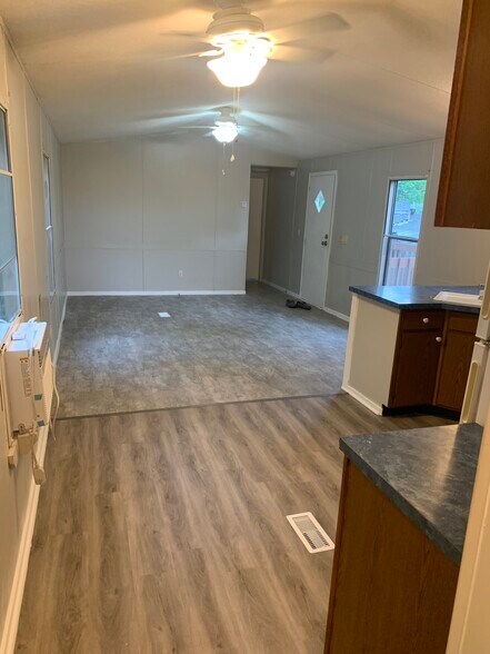 Living room - 275 Willis Ave