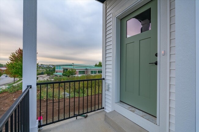 Building Photo - 139 Prairie Heights Dr