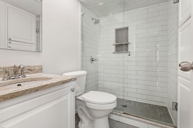 Building Photo - 10205 Regal Oaks Dr
