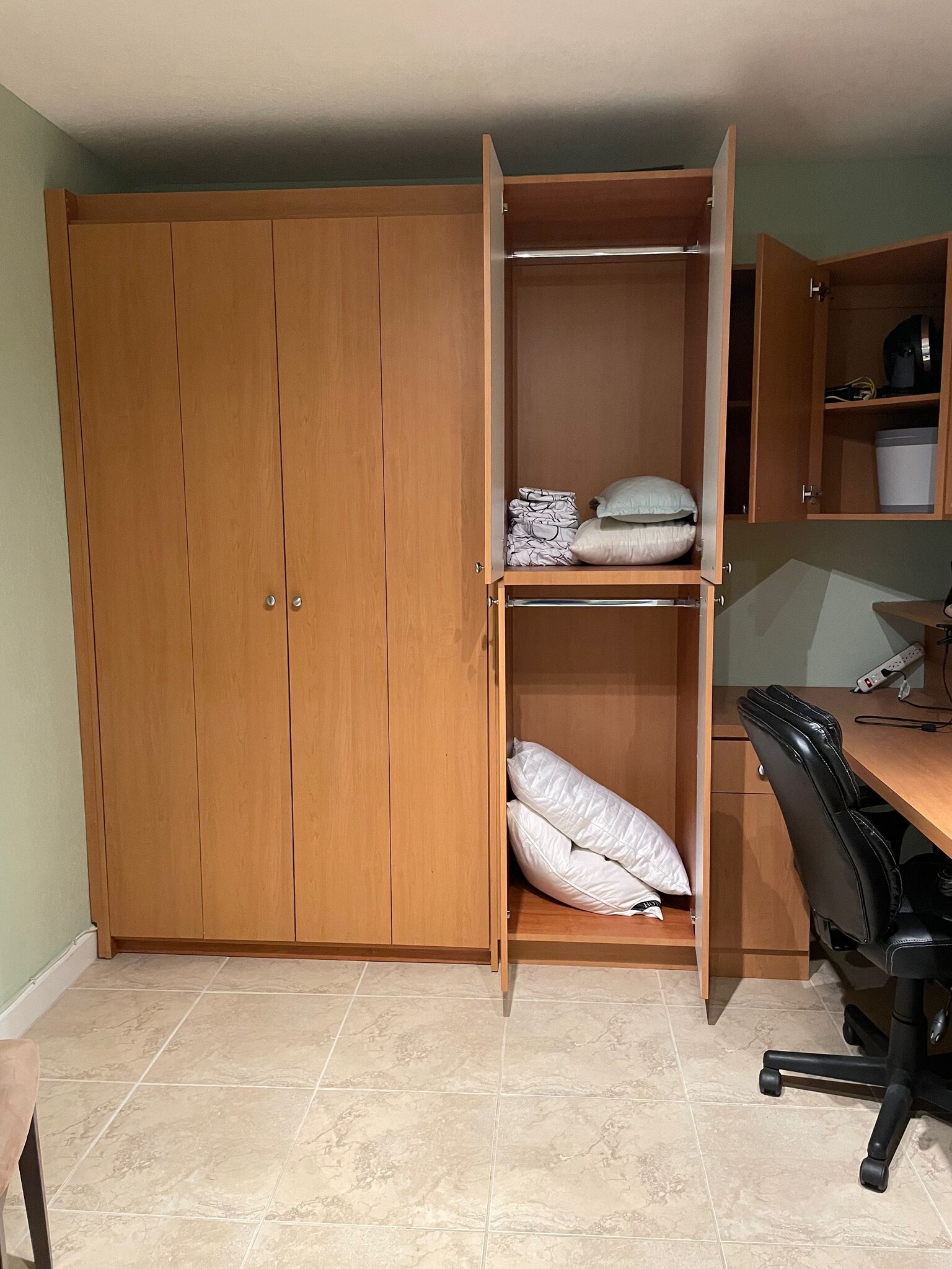 2nd Room Wall Unit - 5005 Collins Ave