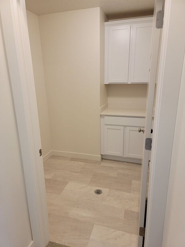 Building Photo - BRAND NEW Gorgeous Magna Townhomes!!!