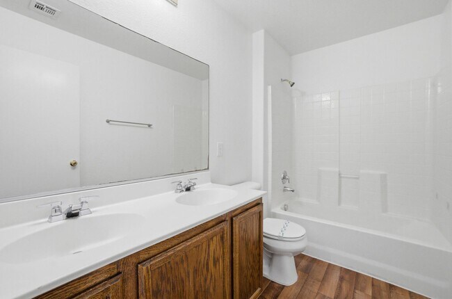 Building Photo - Stunning 4 bedroom home In North Las Vegas