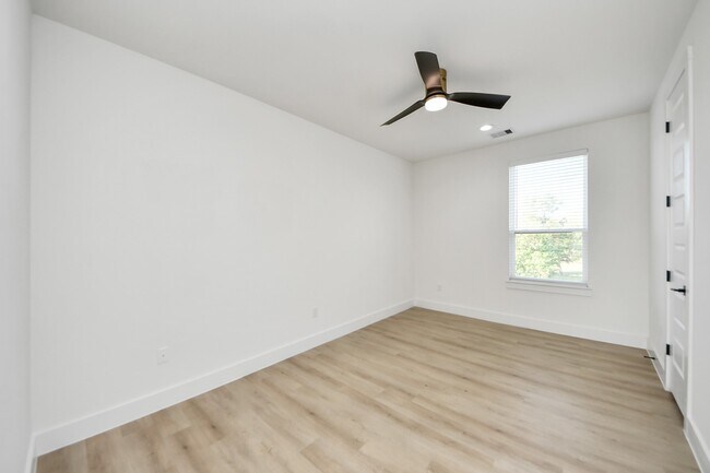 Building Photo - 3508 Omega St