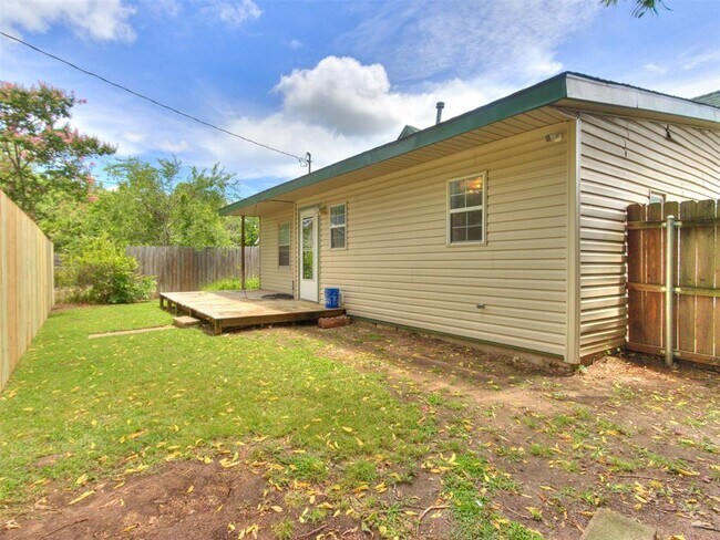 Building Photo - 425 E Eufaula St