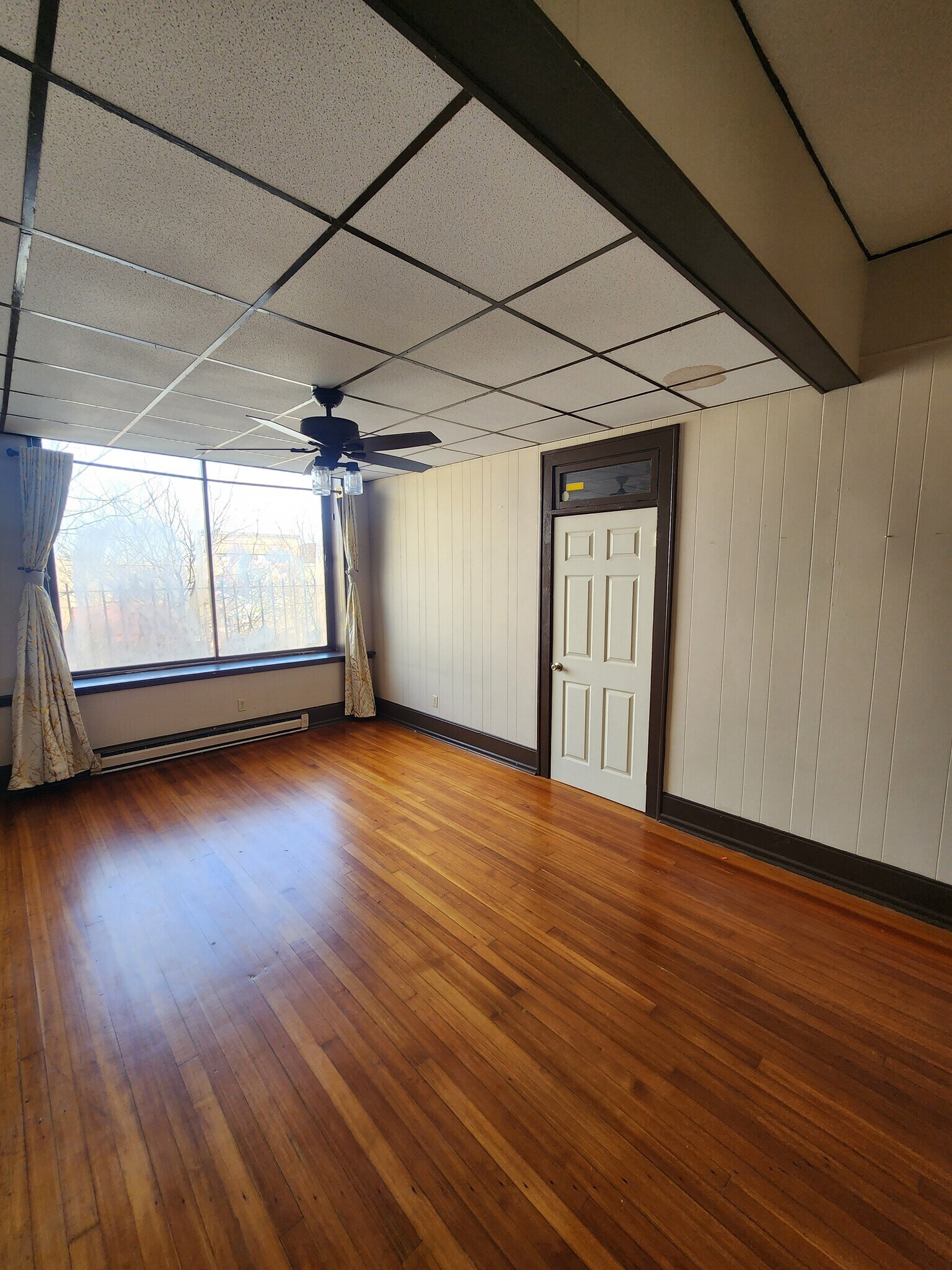 Building Photo - 321 N Main St