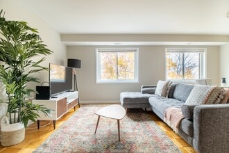 Building Photo - Del Ray Nelson