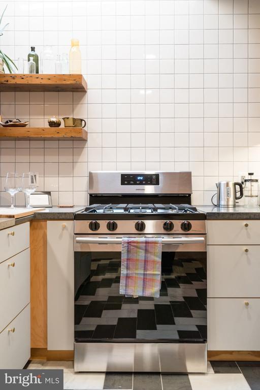 Building Photo - 1912 E Cumberland St