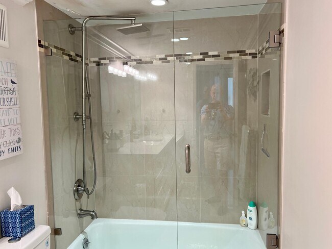 Building Photo - 5440 N Ocean Dr