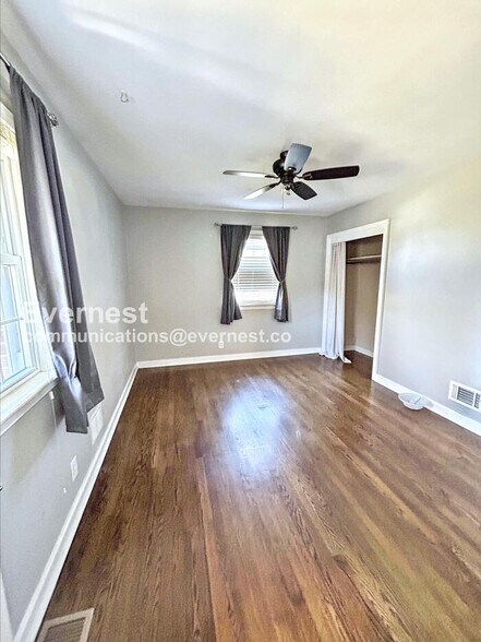 Building Photo - 809 Raymond Ct