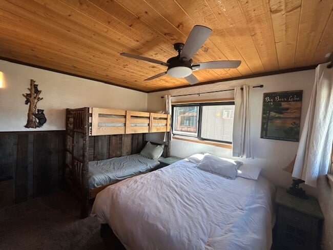 Building Photo - Moonridge 2 Bedroom/2 Baths