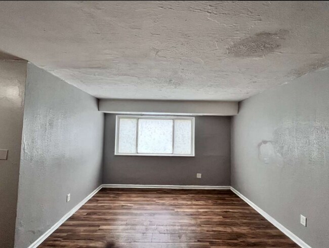 Building Photo - 13965 Superior Rd