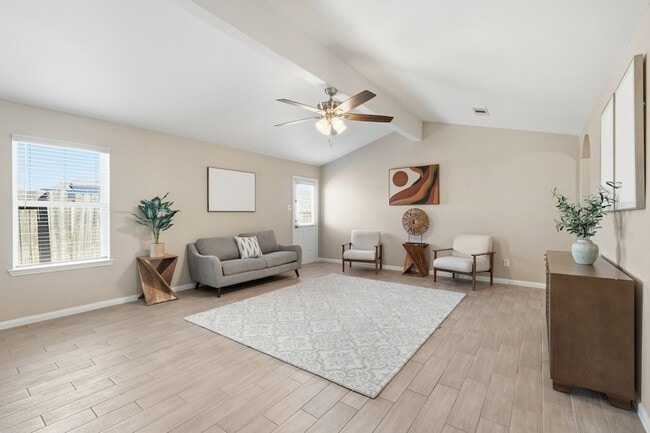 Building Photo - 1001 Strawberry Ridge Dr