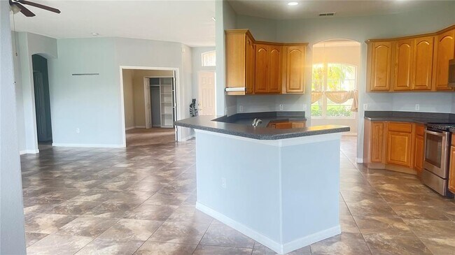 Building Photo - 3535 Somerset Cir